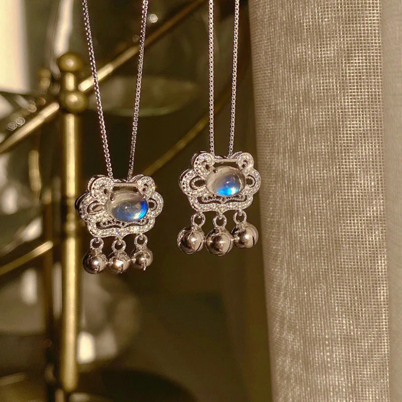 

Girls Lucky Moonstone Bell Pendant Necklace Silver Color Creative Long Life Lock Choker Clavicle Chain Jewelry Birthday Gift