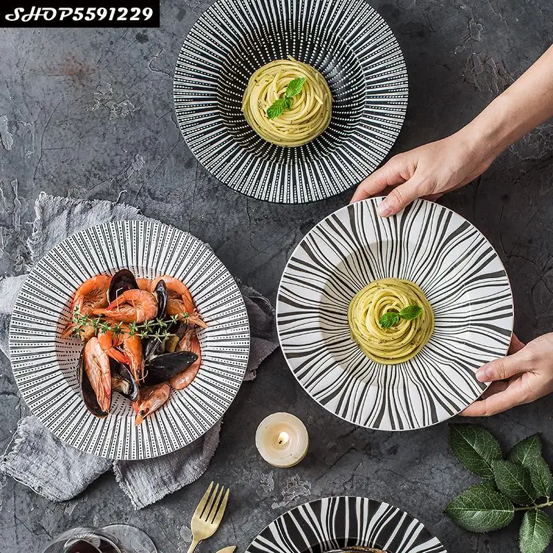 

8.5 Inch Japanese Ceramic Black and White Printed Westernsteak Plate Household Straw Hat Dessert Salad Deep Soup Plate Tableware