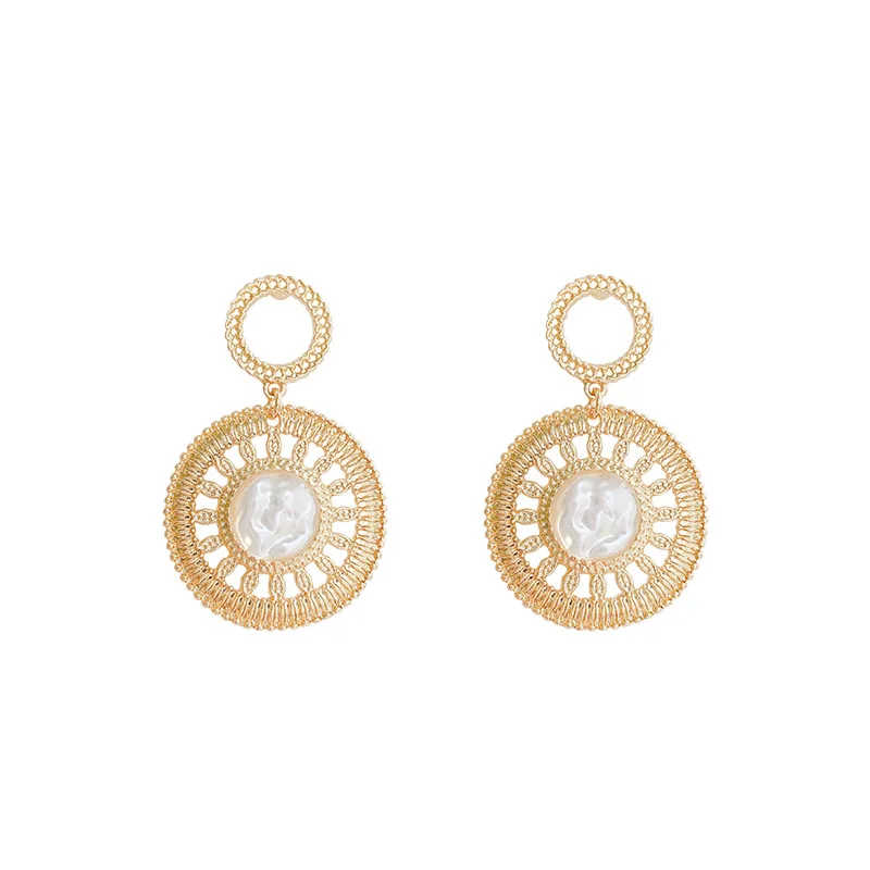 

Fashion exaggerated circle earrings for women Korean temperament earrings cold wind pearl earrings jewelry gifts