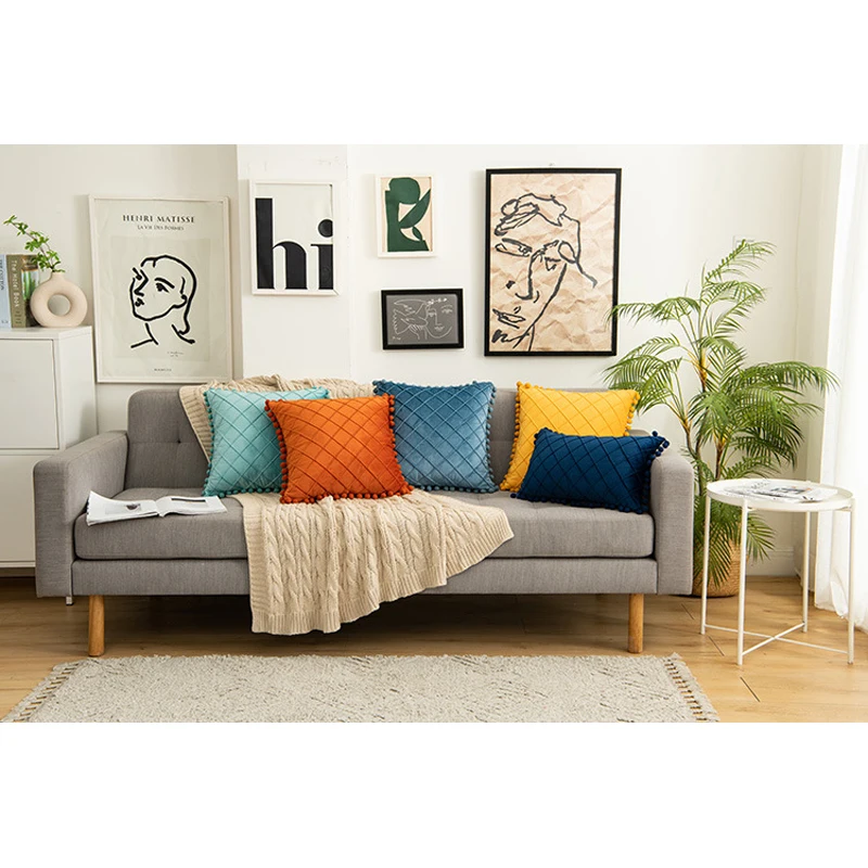 Бархатная ромбовидная наволочка с шариком и кисточкой для дивана спальни