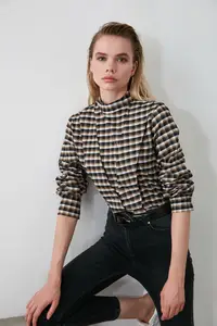 Блузка с воротником в вертикальном положении TWOAW21BZ0160