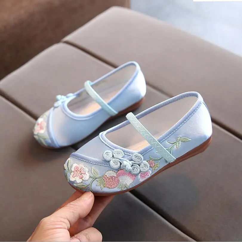 

hot Retro Hanfu embroidered shoes Girls fashion Soft bottom non-slip comfortable Old Beijing traditional cloth shoes size 24-37