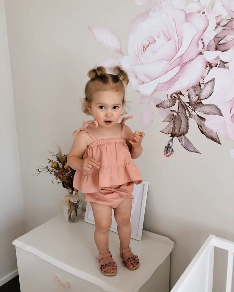 2020 Детская летняя одежда Милый хлопковый комплект одежды для маленьких девочек