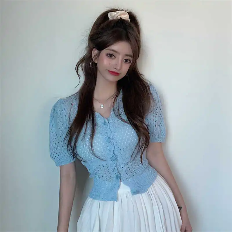 

Real Shot V-neck Hollow Loose Slimming and All-Matching Knitted Short