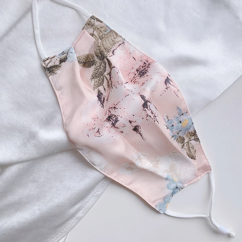 

Classic Women Soft Mask Flower Print Fold Masks for Women Girls Accessories Sunscreen Dustproof Masks for Cosplay Adjustable