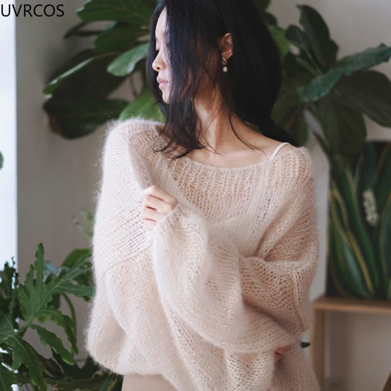 Женский вязаный пуловер с вырезом лодочкой