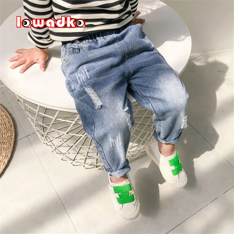 

Lawadka/Детские рваные джинсы для мальчиков весенне-осенние детские брюки для мальчиков Модная Джинсовая свободная удобная одежда возраст от 2...