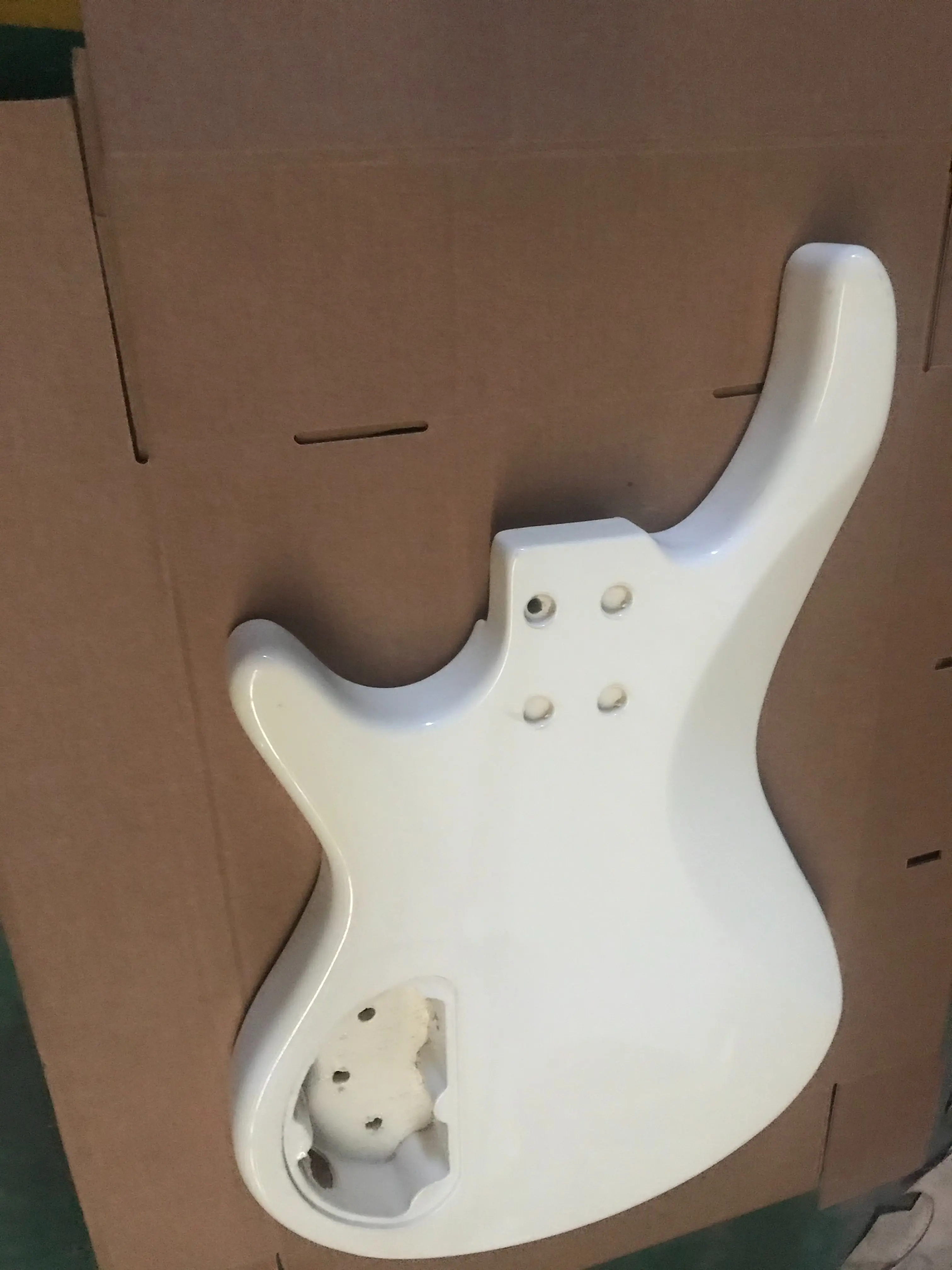 Pure White Color Popular Wood Electric Bass Guitar Body ST Bass Barrel ST Guitar Panel enlarge