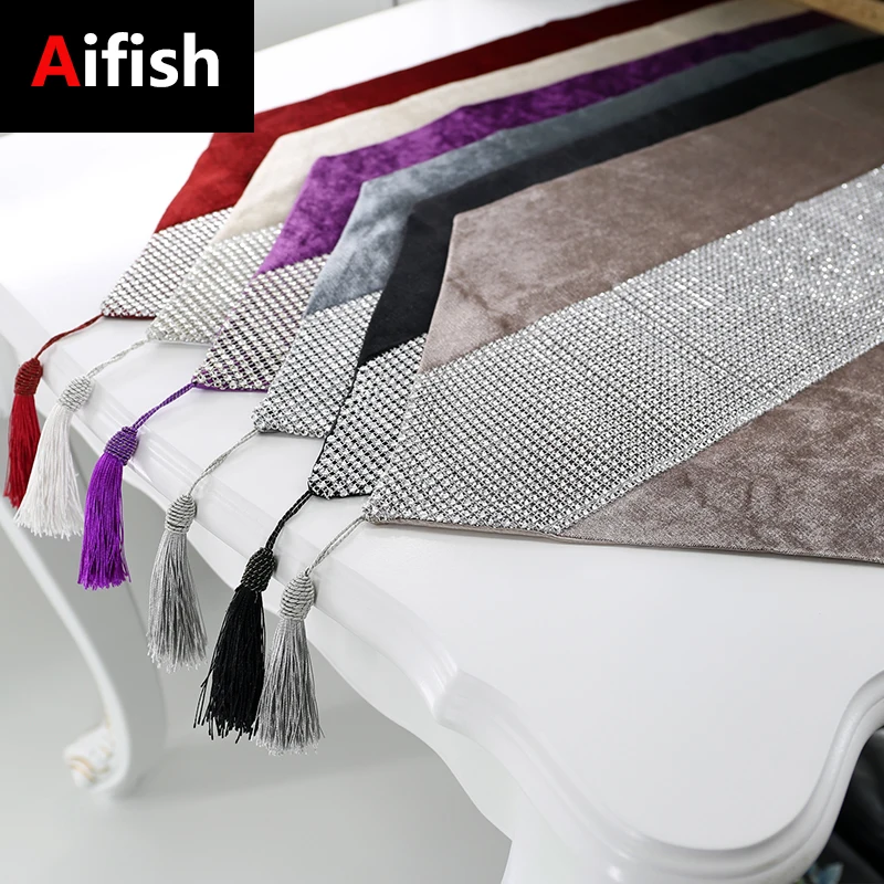 

Aifish Modern Rhinestones Table Runner Pillowcase Napkin For Wedding Party Chirstmas Cake Floral Flannel Tablecloth Decoration 5
