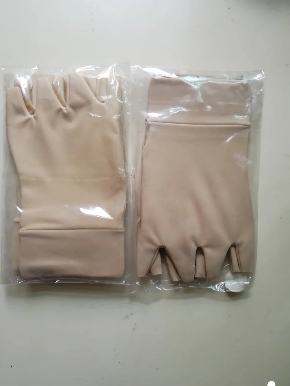 100 шт Половина новых пальцев перчатки при артрите кистевой боли в руке