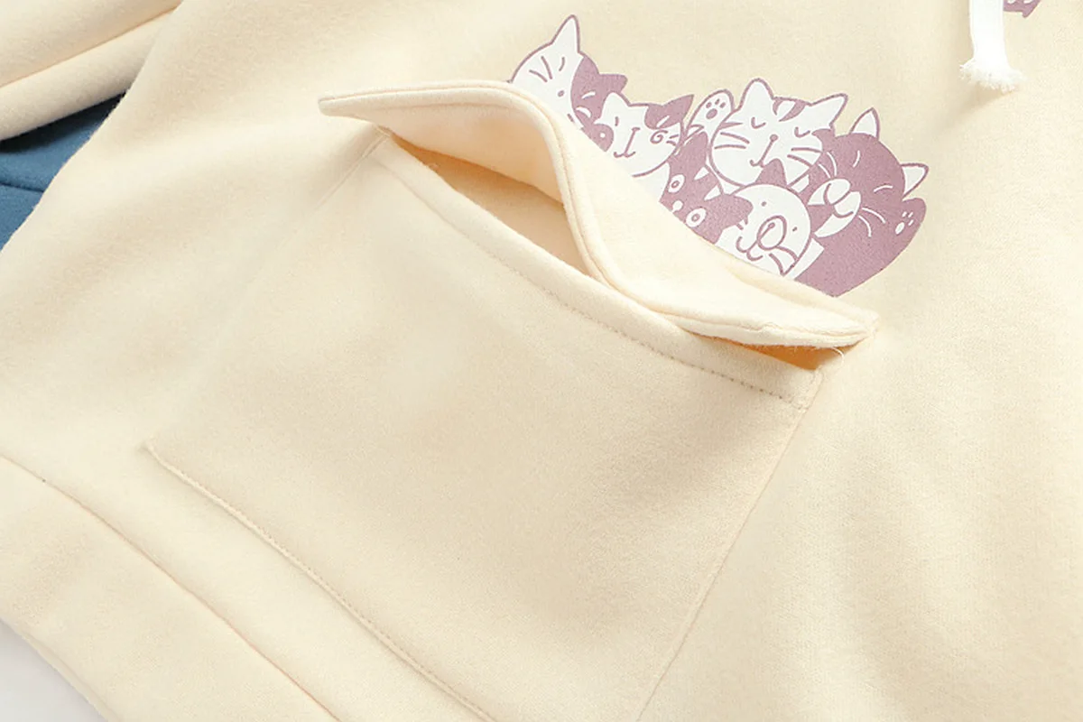 

Hoodies & Sweatshirts