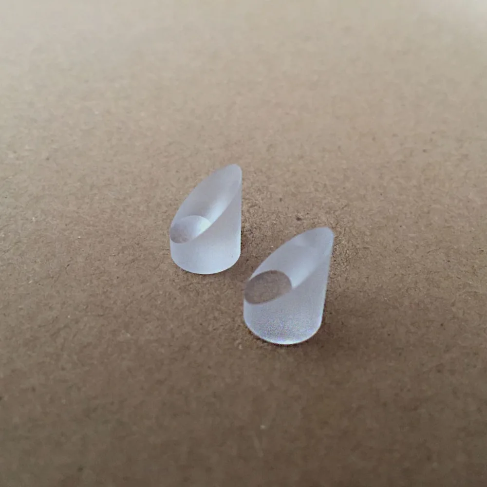 Линза из оптического стекла клиновидная призма с углом диаметром 9 мм наклонная