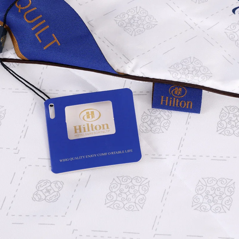 

Hilton summer quilt soft skin-friendly summer cool quilt air-conditioned quilt company gift quilt gift box gift i love lucy