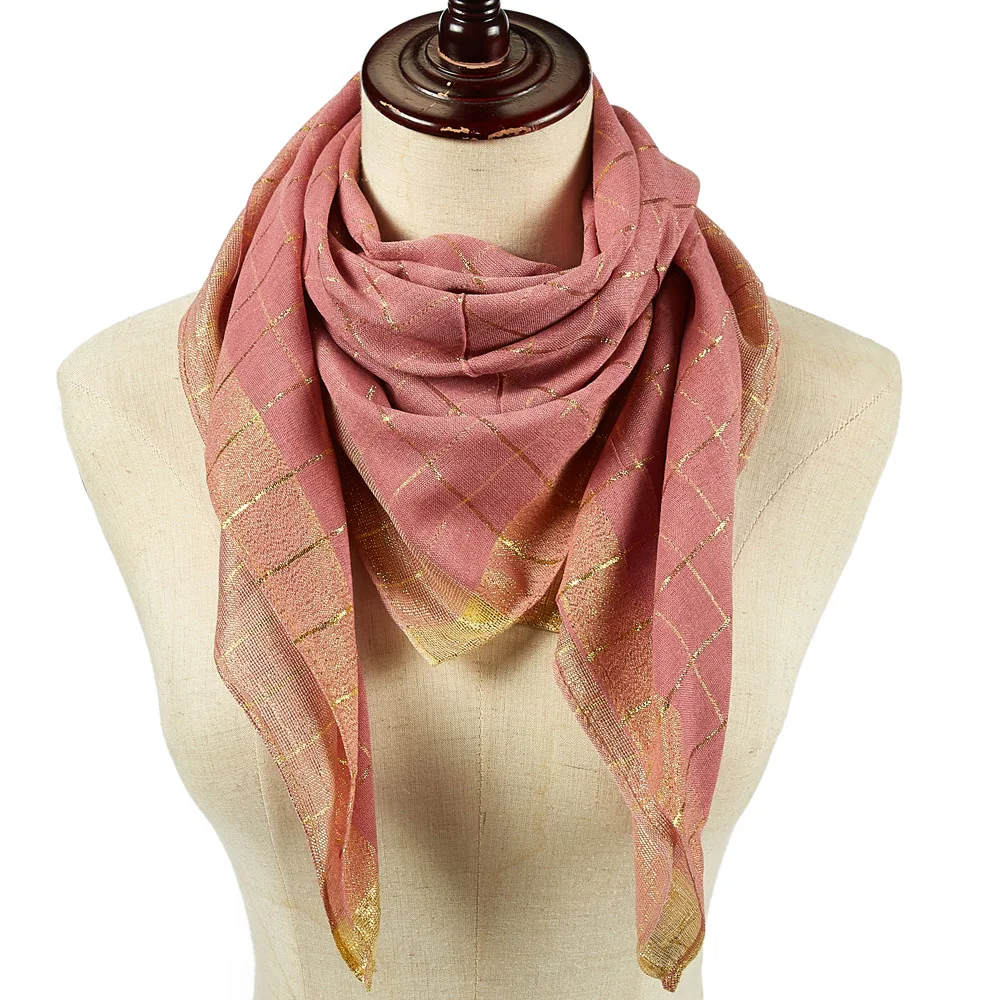 Квадратный платок на голову с золотистым люрексом проверенное покрытие для