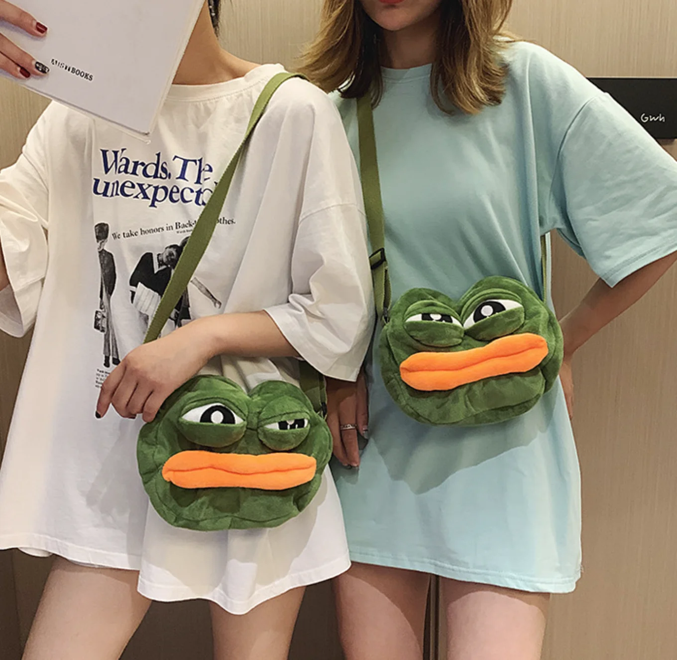 Плюшевые сумки для путешествий грустная лягушка уродливые милые плюшевые