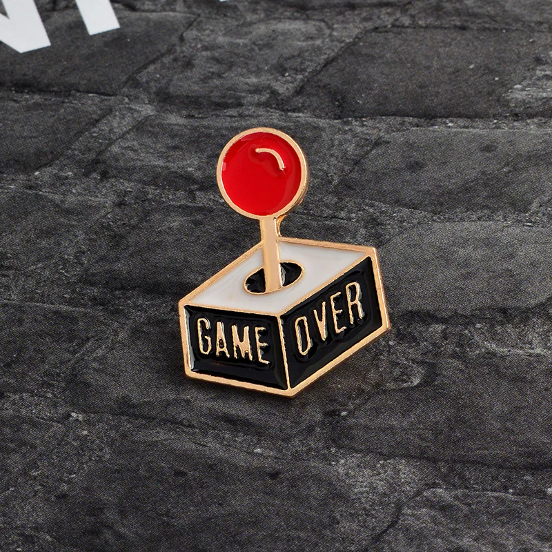 Эмалированные заколки для лацканов Game Over забавные броши в форме коромысла милые