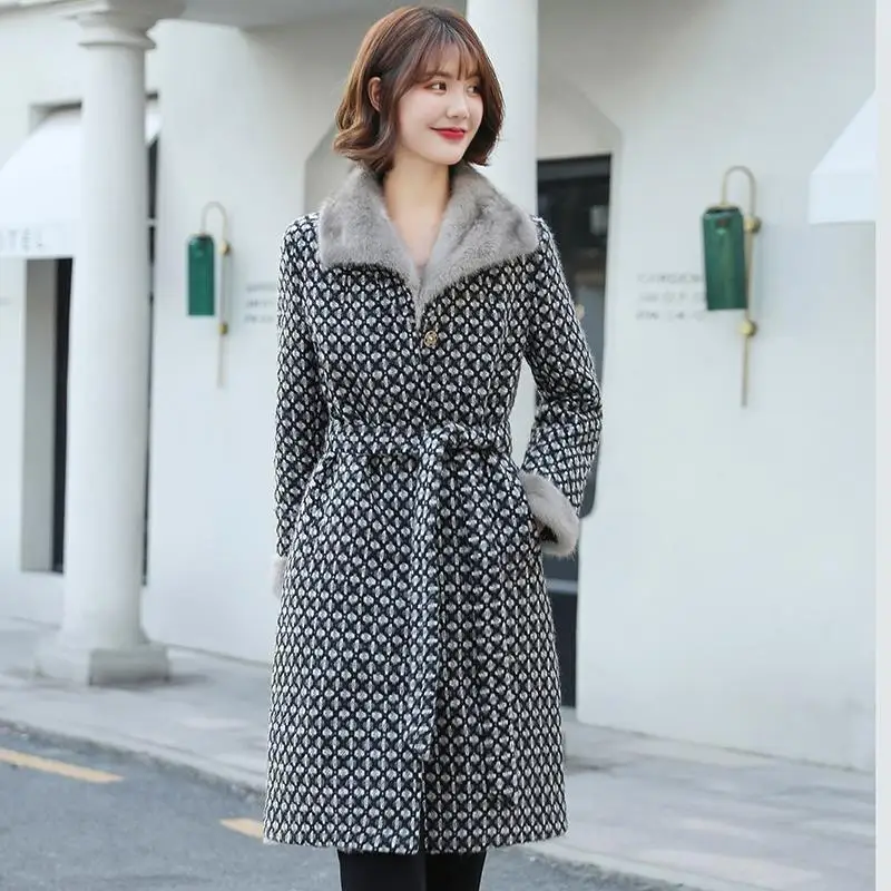 2023Winter New Fur Coat Female Mid-length Tweed Coat With Imitation Mink Fur Collar Imitation Lamb Fur Liner Turn-down Collar