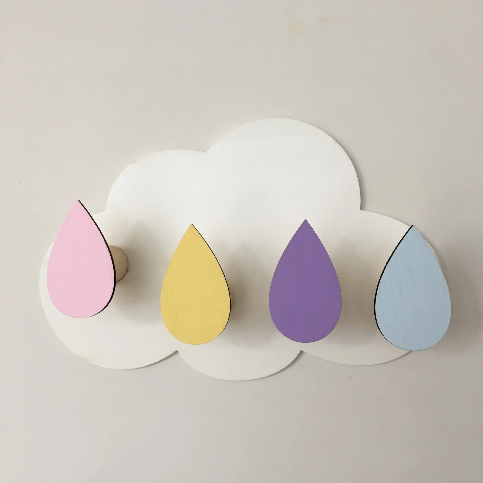 4 крючки станок и творческий минимализм дома с изображением облака капель дождя