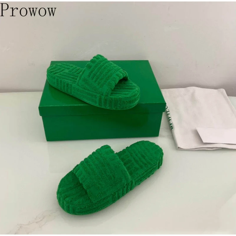 

Luxury Brand Designer Women Slippers Warm Plush Unisex Couple Models Slides Soft Thick Soled Green Home Shoes Big Size 34-44