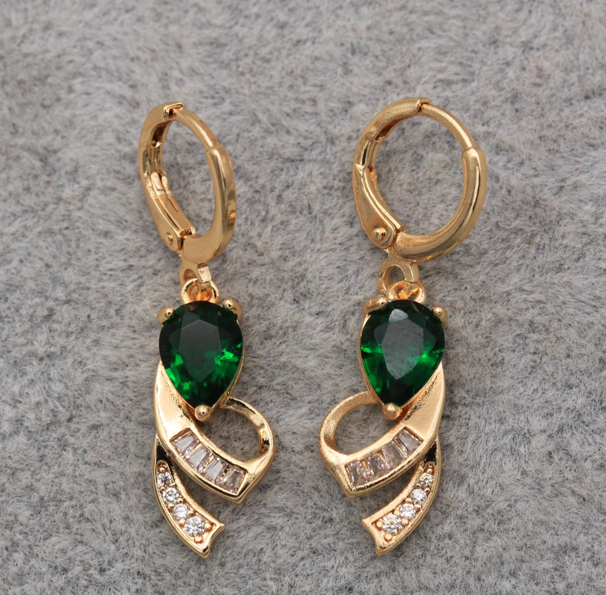 

Trendy Gold Plated Copper Guitar Dangler Drop Earrings Zirconia For Women Fashion Jewelry Accessories Wedding Anniversary Gift