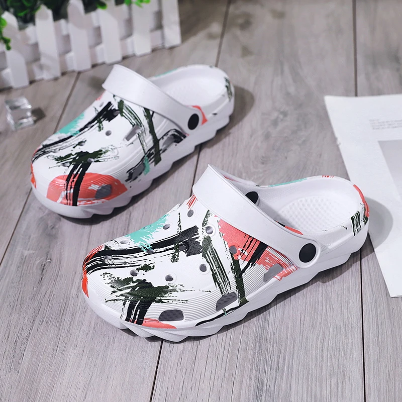 

Summer Couple Clogs Women Low Heels Casual Platform Sandals Slip-On Light Breathable Sandals Graffiti Printed Clog Fast Shipping