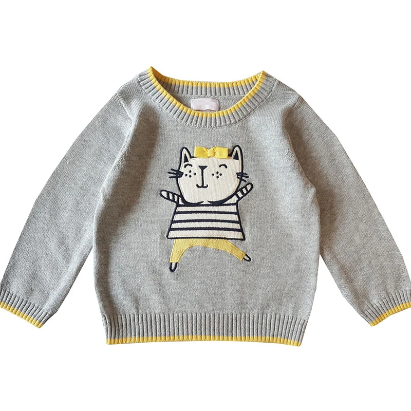 Детский вязаный свитер для девочек с круглым вырезом серого цвета на
