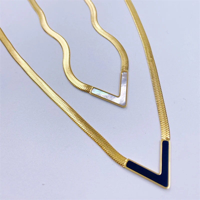 

Popular Clavicle Blade V Design Choker Necklace For Women Statement Gold White Black Colors Snake Chain Necklaces Simple Jewelry