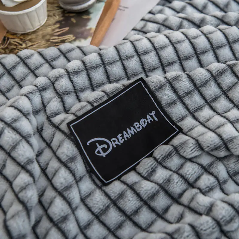 

Bonenjoy Plaid for Beds Coral Fleece Blankets Gray Color Plaids Single/Queen/King Flannel Bedspreads Soft Warm Blankets for Bed