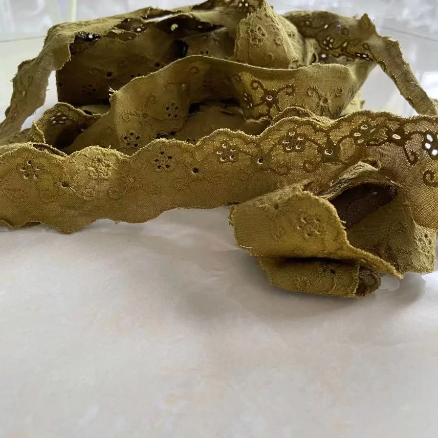 Хлопковая кружевная ткань оливково-зеленого цвета с вышивкой 5 метров ширина 3 см