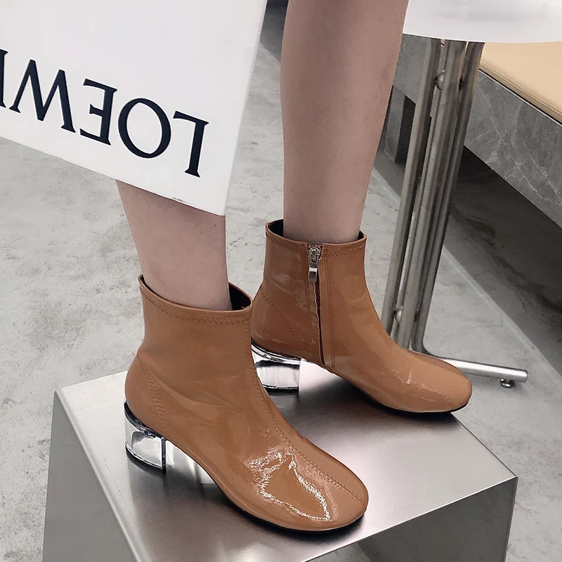 

2020 INS Luxury Women Round Toe Thick High Heels Ankle Boots White Black Yellow Heels Patent Leather Chelsea Boots Winter Shoes