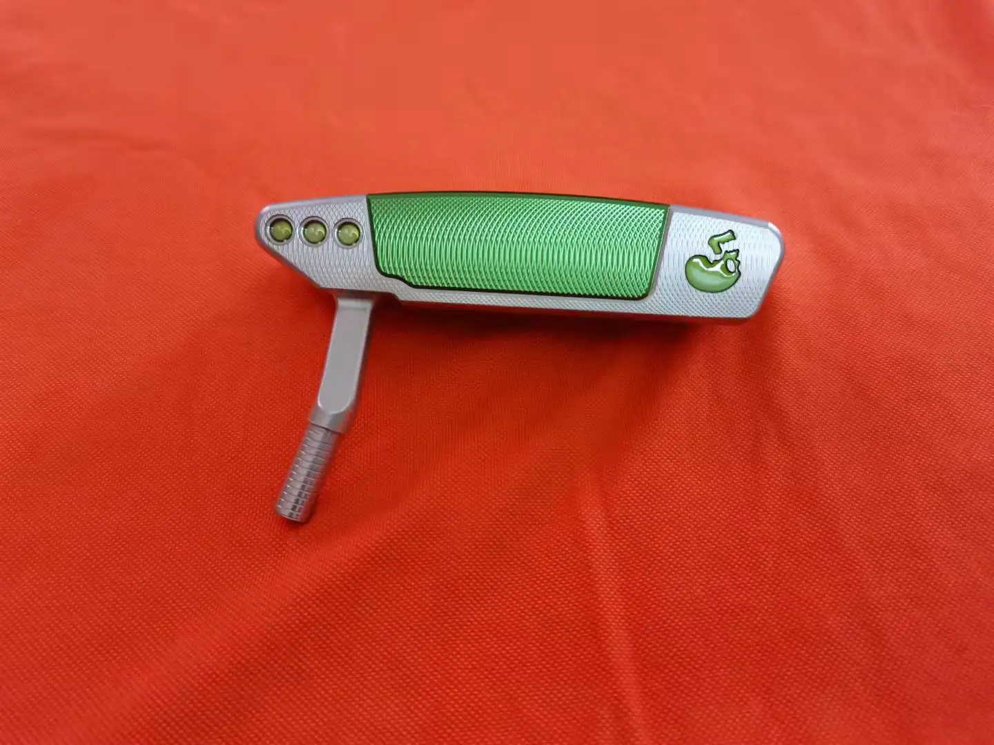 

Golf clubs 2019 1.5 SQ skull putter