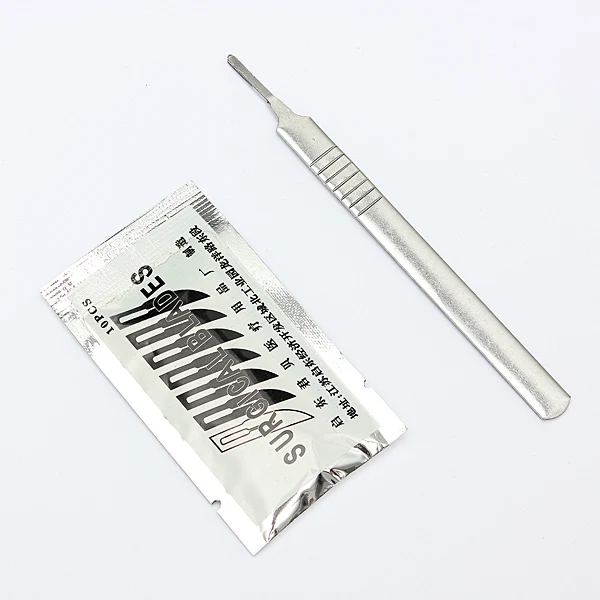 

10pcs #11 Carbon Steel Surgical Scalpel Blades + 1pc #3 Handle