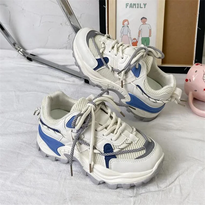 Женские кроссовки из ПУ кожи розовые на плоской вулканизированной подошве