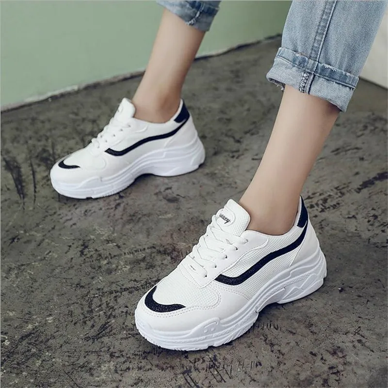 Женские кроссовки на платформе белые черные или розовые повседневные обувь для