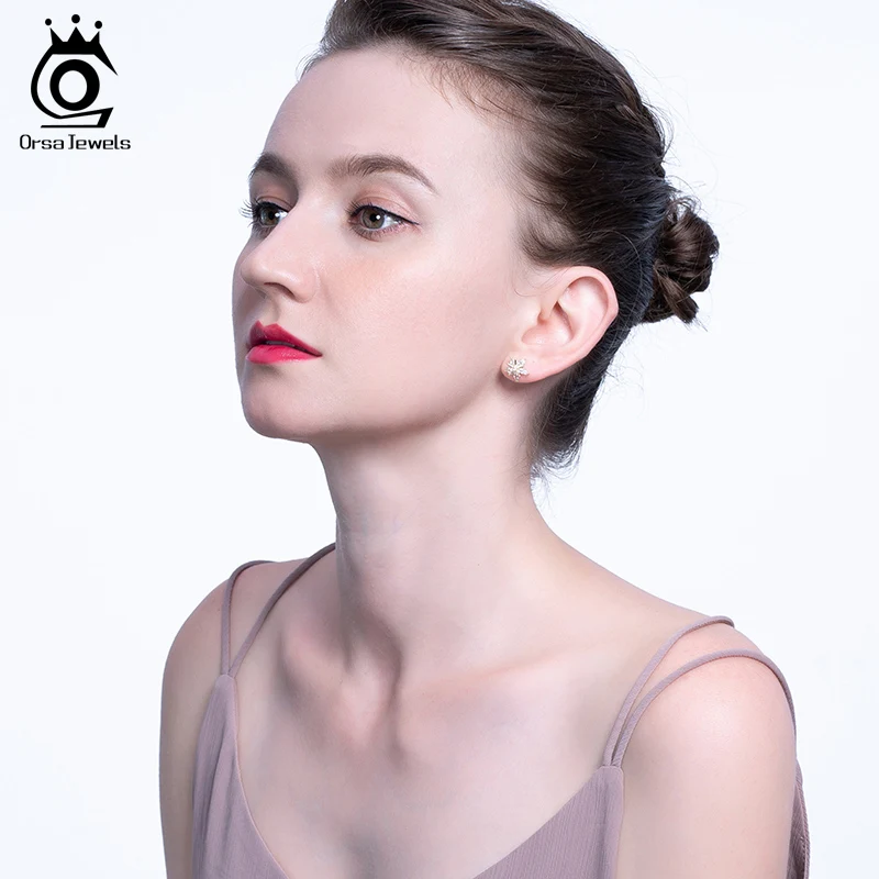 Женские серьги-гвоздики из серебра 925 пробы в виде снежинок | Украшения и