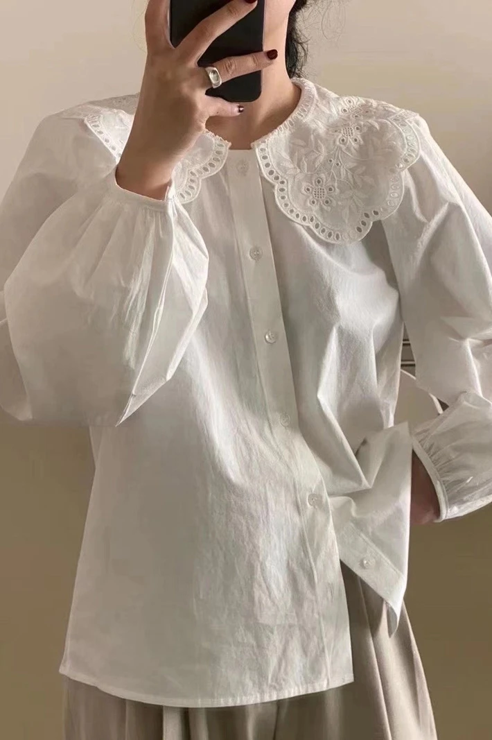 

2021 Spring New Sweet Peter Pan Collar Lace Embroidered White Shirt Full Fashion Womens Tops