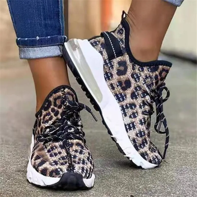 Женские кроссовки Новинка весна осень 2019 эластичные комплекты обуви