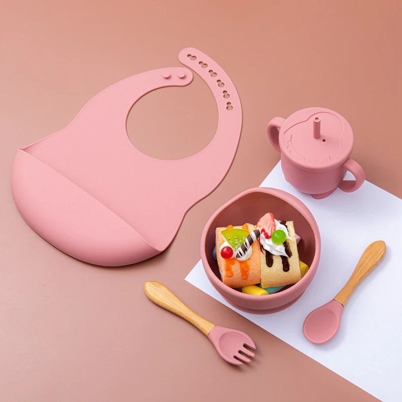 Baby Feeding Bib Set Non-Slip Spoon Fork Sippy Cups Placemat Crockery Set Silicone Dishes Children Feeding Learned Tableware