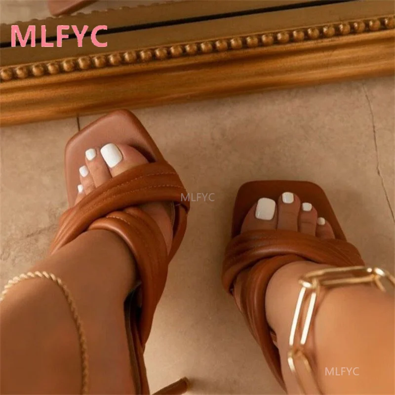 

Женские шлепанцы больших размеров, новинка 2021, босоножки на высоком каблуке с перекрестными ремешками, модные шлепанцы с квадратным носком ...