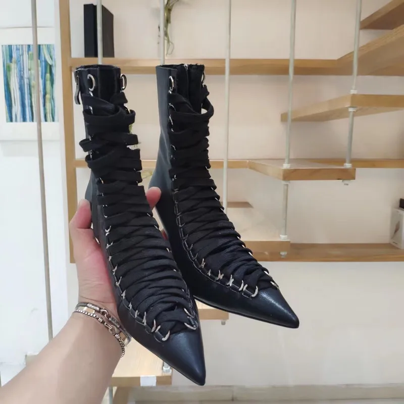 Женские брендовые ботинки на шнуровке модельные с острым носком роскошные
