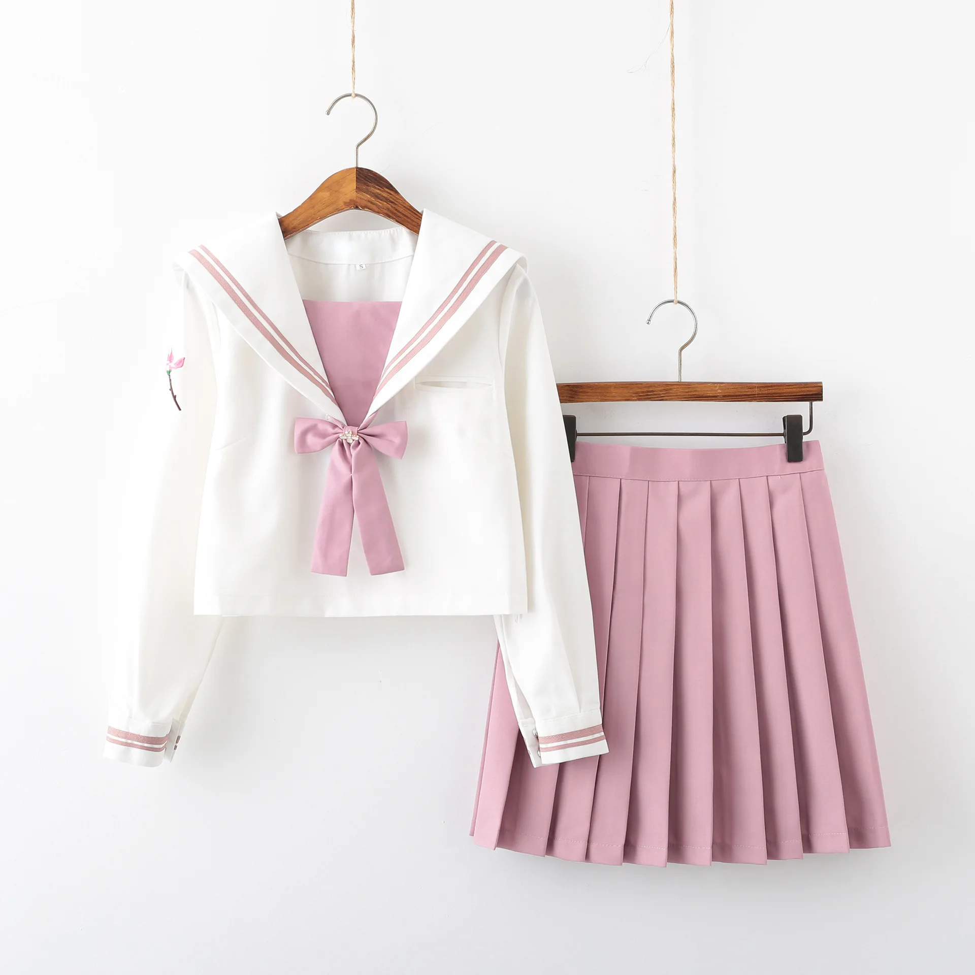 

Japanese School Uniform for Women JK Orthodox Soft Sister Pink and White Sailor Bow Long Sleeve and Pleated Skirt Student Suit