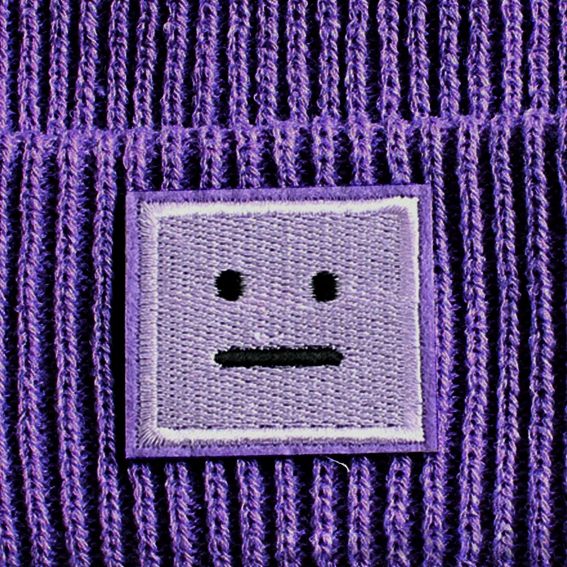 

Ladies Square Smiley Woolen Hat Warm And Comfortable Pure Color High Quality Knitted Hat Outdoor Commuter Hat