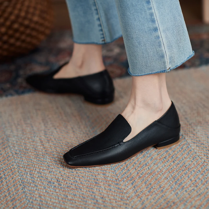 

QZYERAI Brand Genuine Leather Women Shoes Fashion Ladies Shoes Matel Decoration Loafers Low Heels Shoes