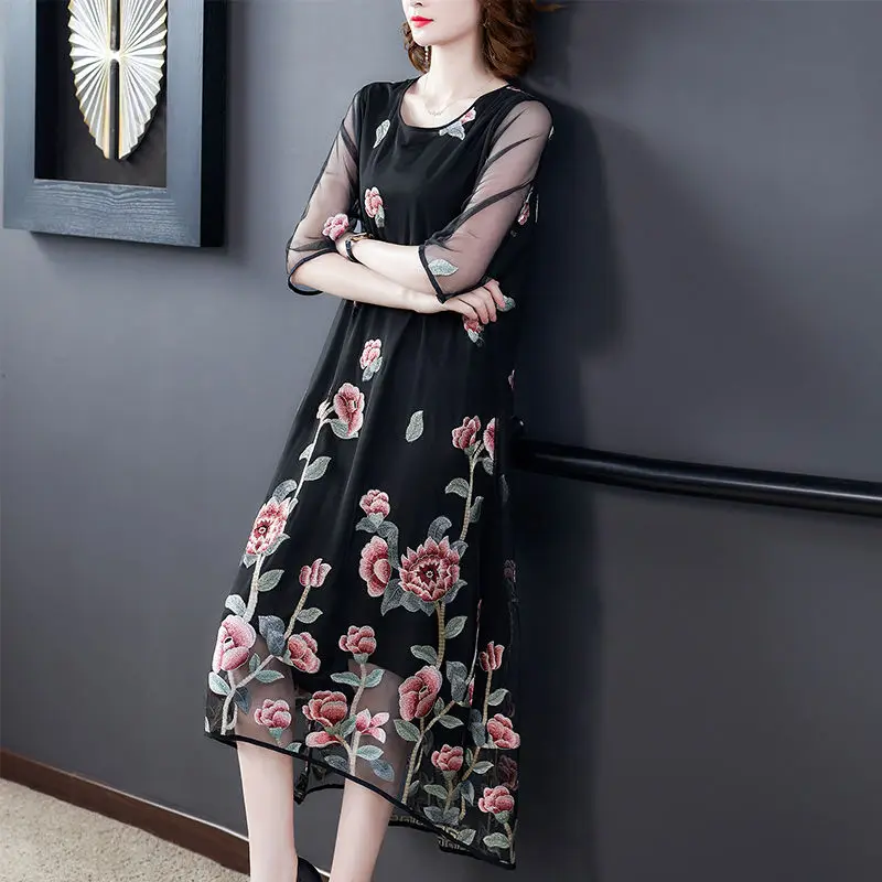 

2020 New Summer Middle Aaged Women Mother Midi Dress Female Causal Embroidery Floral Plus Size 4xl Dresses Vestitos W185