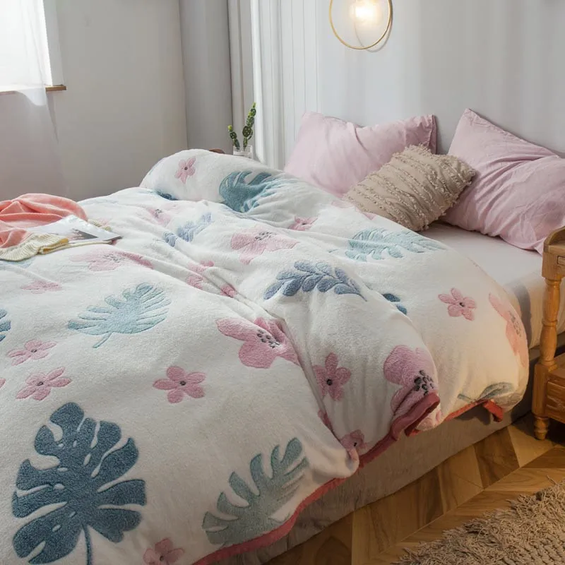 

2020 winter snowflake duvet cover throw blanket milk fleece bed cover home textile flannle velvet throw blanket pastoral style