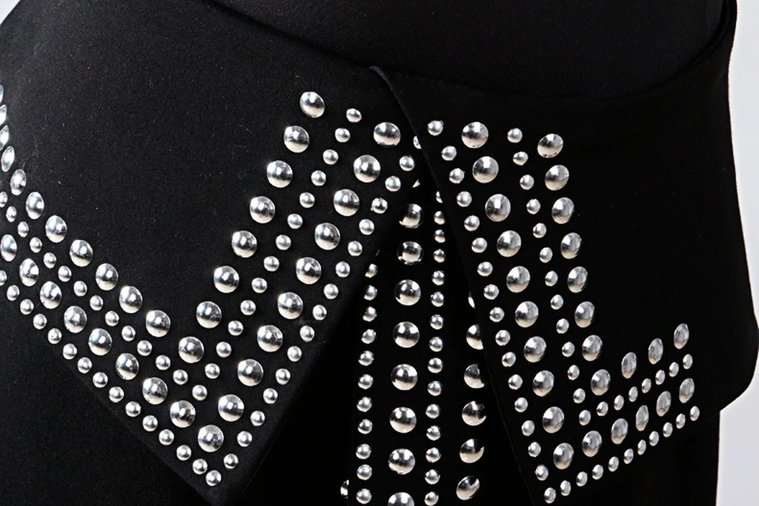 

Women's Skirt 2021 Spring New High Waist Rivet Bead Asymmetrical Split Skirt Asymmetrical Punk Style Mini Empire Sexy Fashion