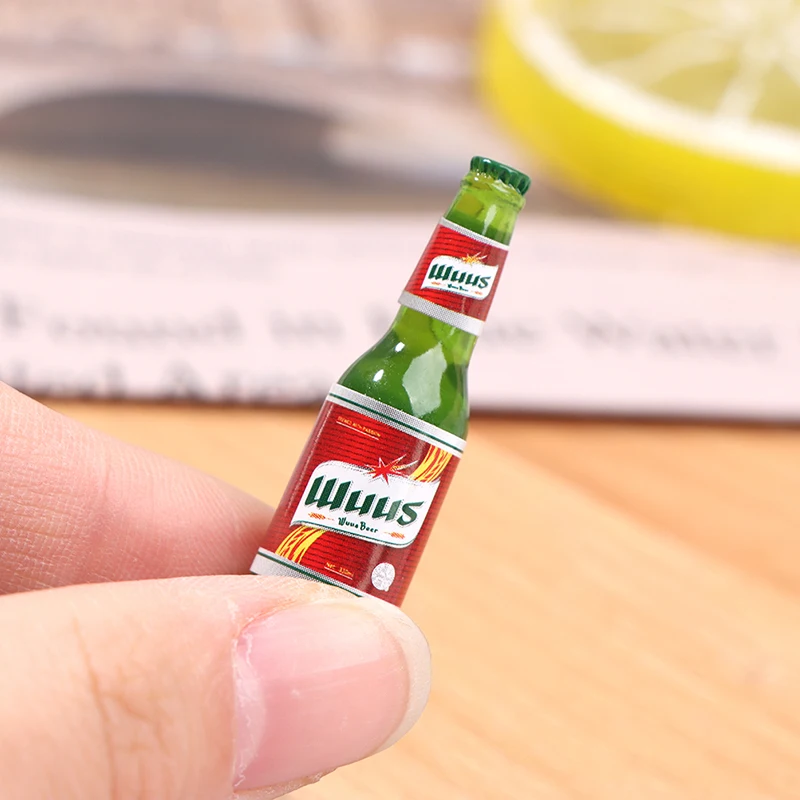 

4pcs/set 1:12 Dollhouse Miniature Mineral Water Bottle Beer Bottle Model Miniature Toy Food Doll House Kitchen Accessories