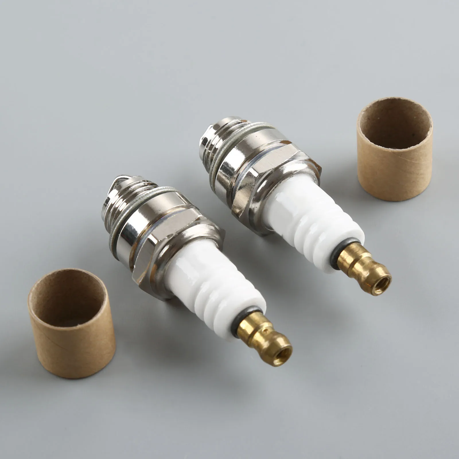 

Свеча зажигания для бензопилы 25cc 52cc 62cc, 2 шт., подходит для 2-тактного двигателя MS180 MS250 MS070 Husquarna 365, Триммер 260 430