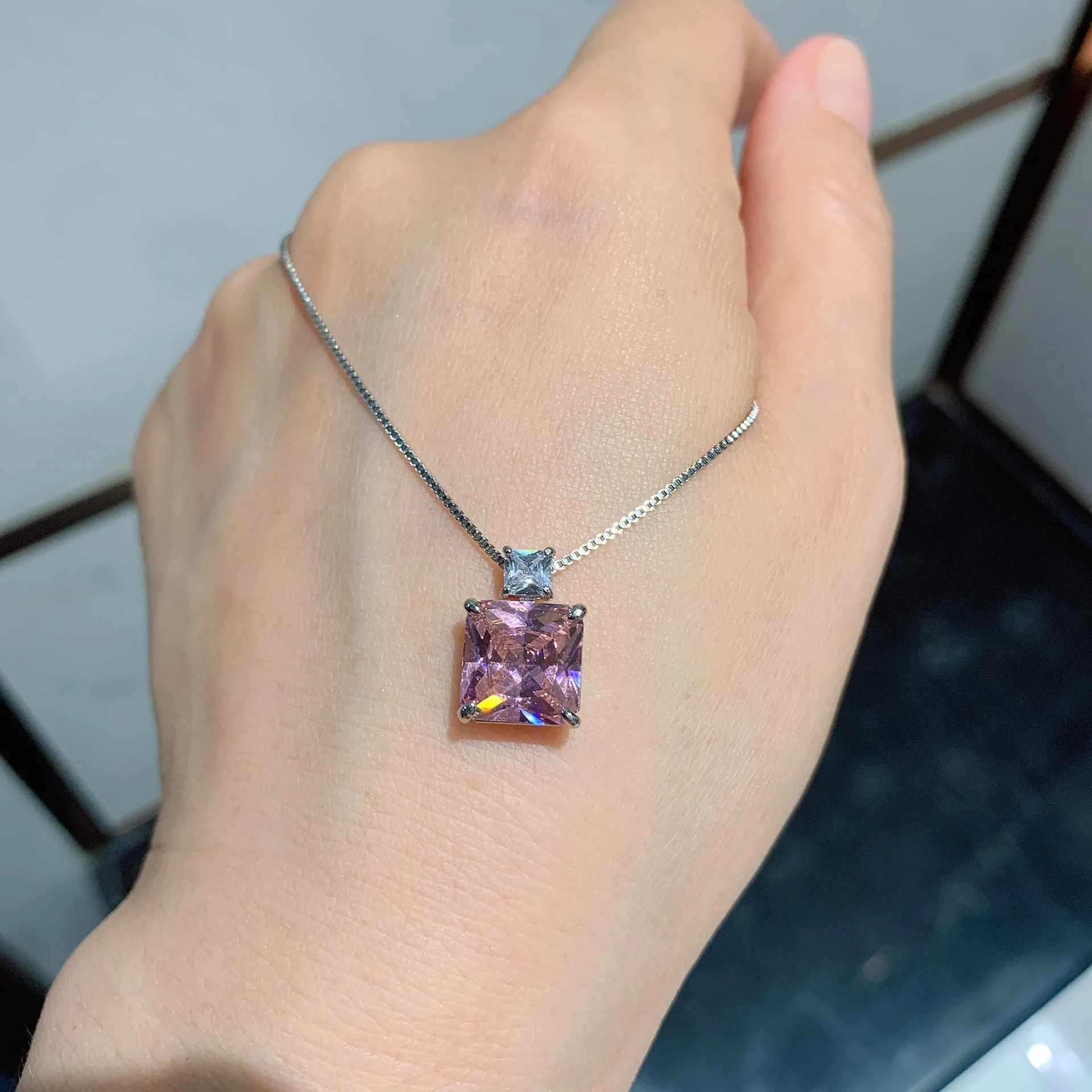 

Funmode Sparkling Pink Square Cubic Zircon Charms Necklace Pendant For Women Dress Accessories bisuteria FN82