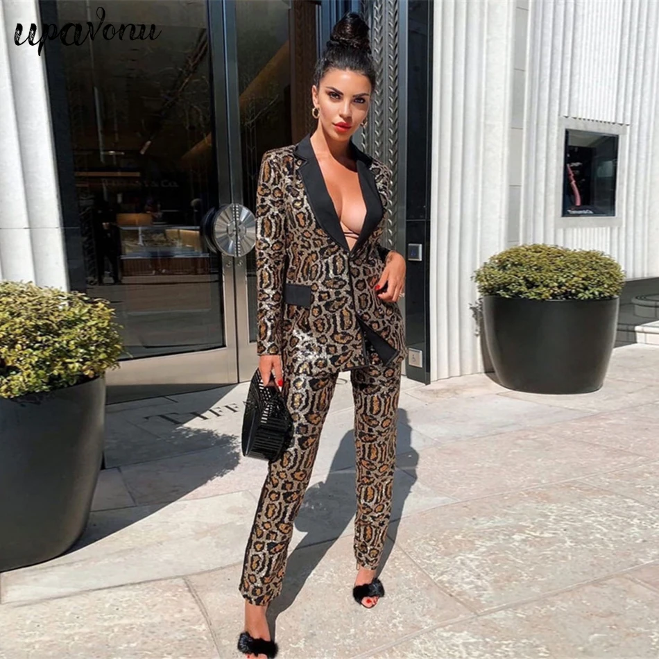 Женский леопардовый костюм с блестками из двух предметов отложным воротником и